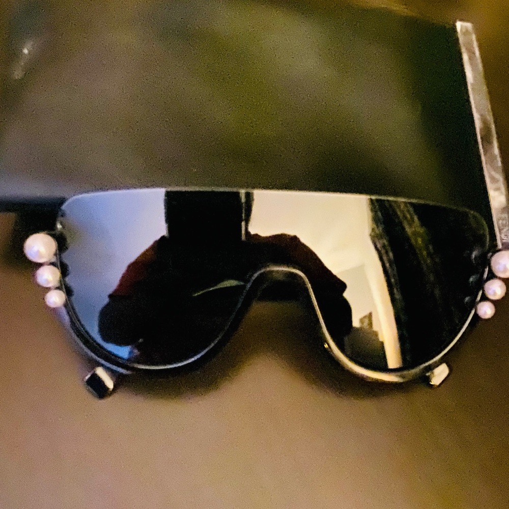 Fendi glasses willing to negotiate price